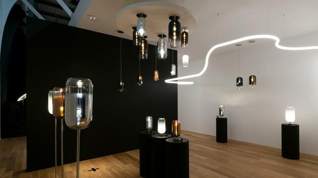 Artemide Gople stolní lampa - stříbrná 1408010A